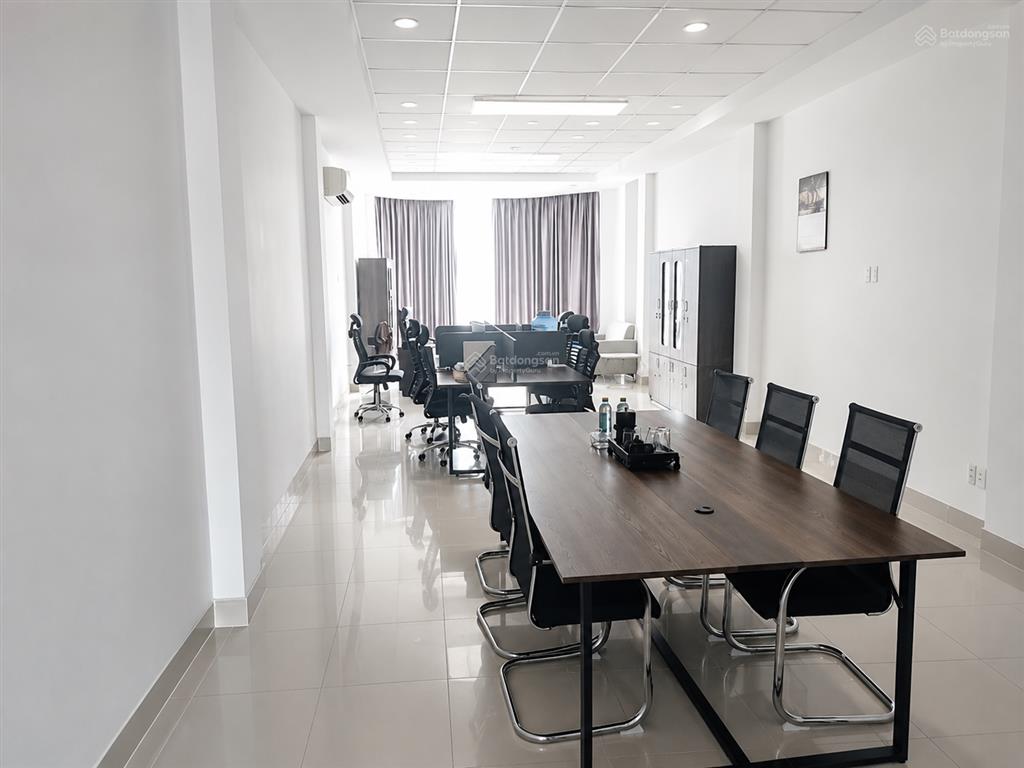 Cho thuê văn phòng tại trần quốc hoàn phường tân sơn hòa tphcm 65m2 giá 9,5tr/tháng free xe máy