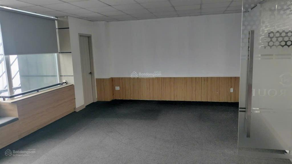 Cho thuê văn phòng đường bạch đằng p2 tân bình 130m2 ngăn sẵn 2 phòng 70m2 và 50m2 giá 20tr/tháng