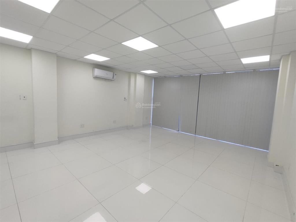 Cho thuê văn phòng mặt tiền đường giải phóng, p 4, q tân bình, 9 triệu vnd, 48m2, chính chủ uy tín