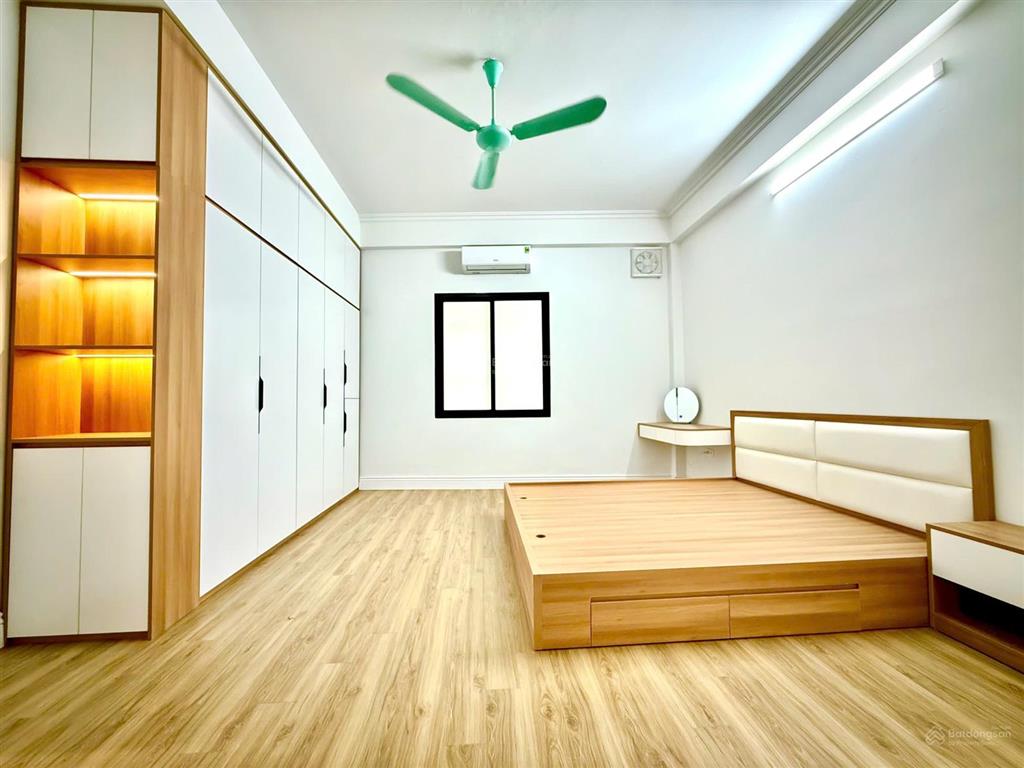 Bán nhà đẹp phố bồ đề, long biên 5 tầng 38m2