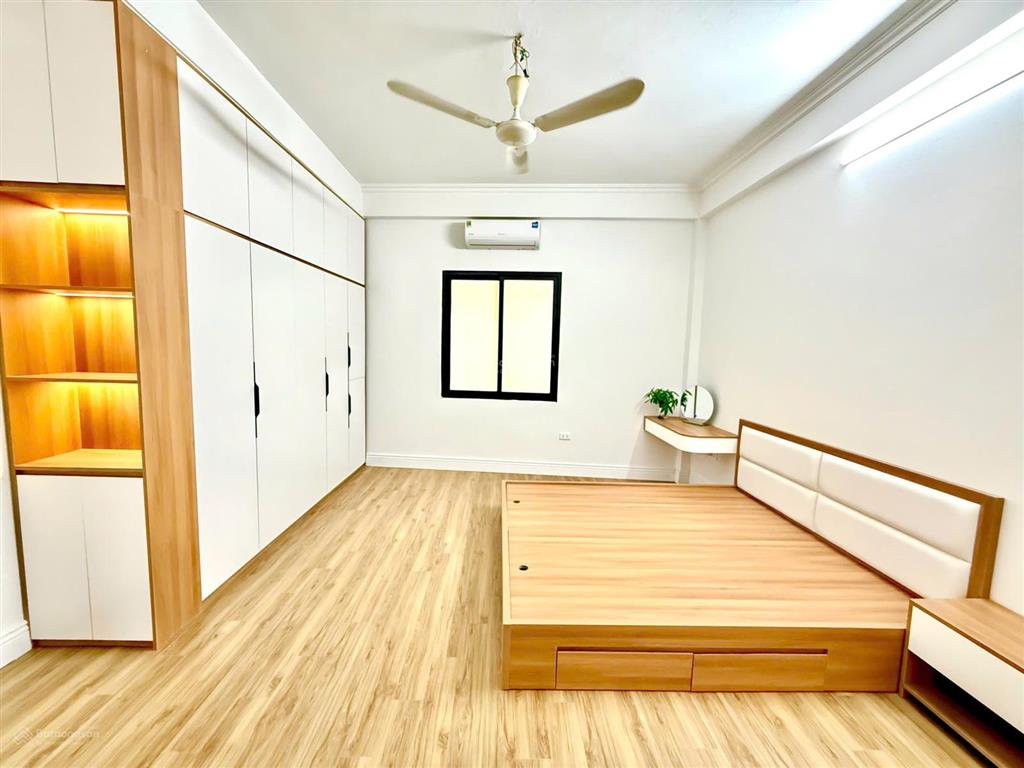 Bán nhà đẹp phố bồ đề, long biên 5 tầng 38m2