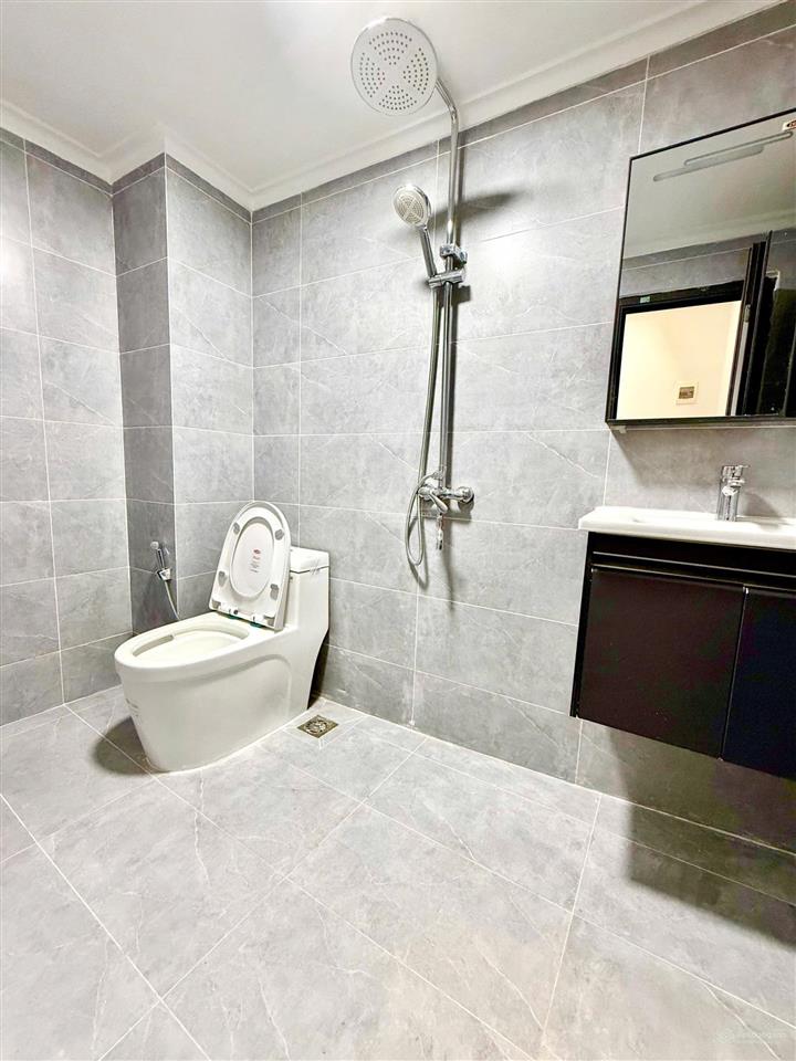 Bán nhà đẹp phố bồ đề, long biên 5 tầng 38m2