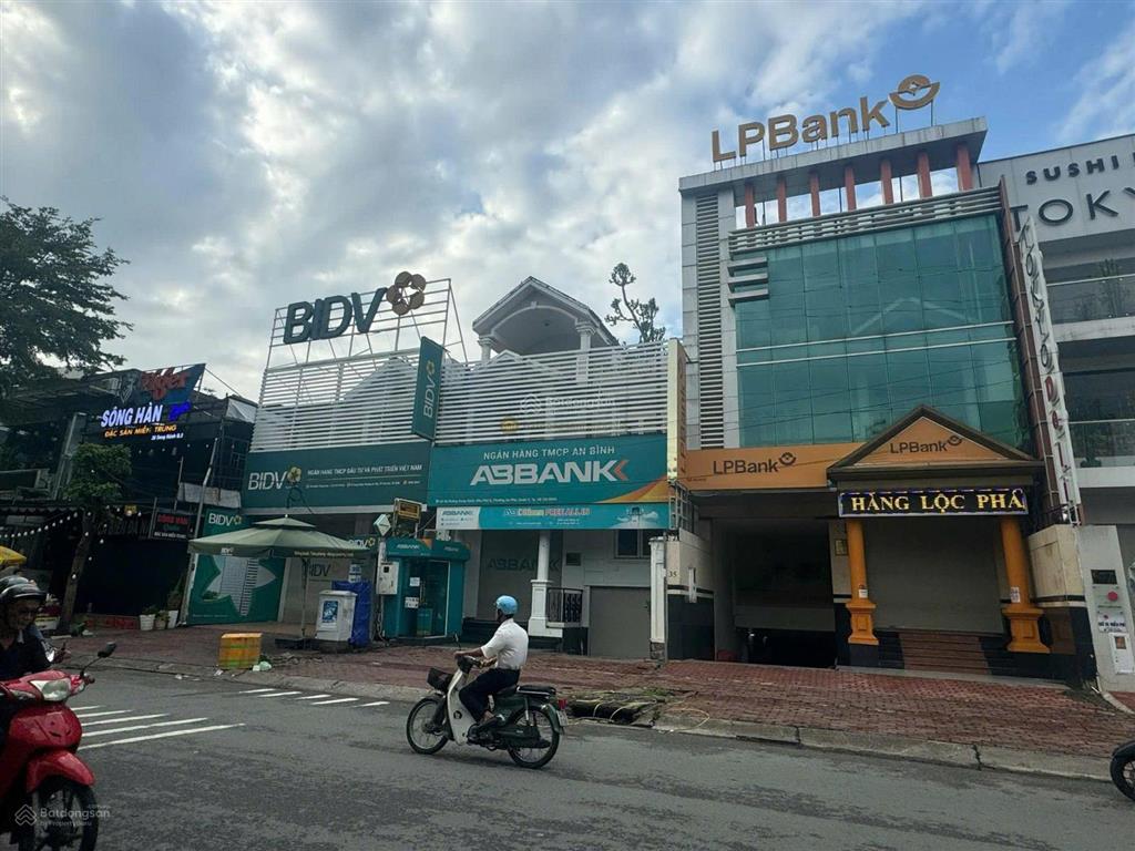 Bán nhà mặt phố tại đường song hành, 80 tỷ, 150 m2, lâu mới có 1 căn