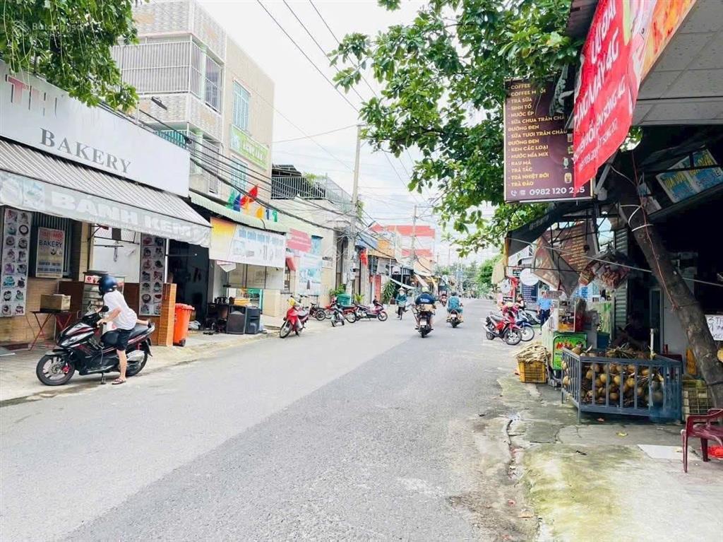 Xưởng mặt tiền chợ trại bò  diện tích 400m², điện 3 pha sẵn  kinh doanh ngay