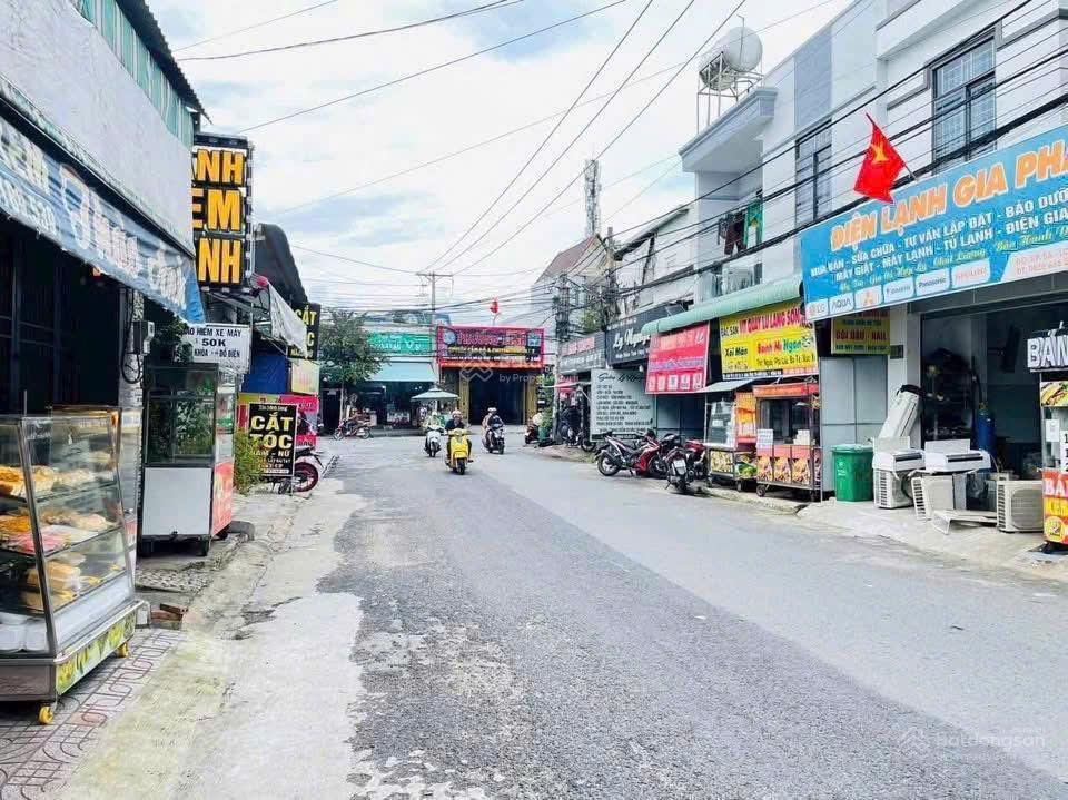 Xưởng mặt tiền chợ trại bò  diện tích 400m², điện 3 pha sẵn  kinh doanh ngay