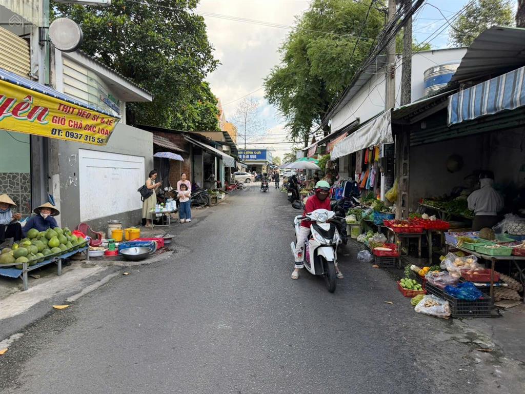 Bán đất mặt tiền chợ đường 4 vị trí kinh doanh đắc địa 5,5x18m sổ hồng riêng giá chỉ hơn 6 tỷ