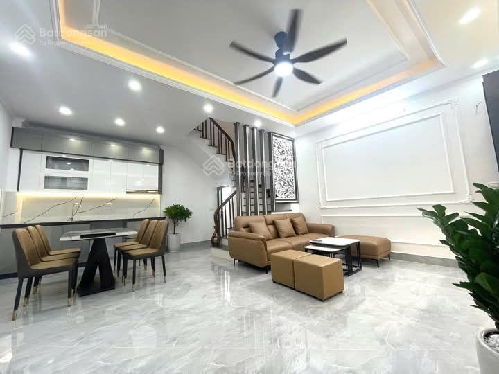 Tôi cần bán nhà phố nguyễn quý đức khuất duy tiến nhà mới ở ngay 7 tầng thang máy kinh doanh đỉnh.