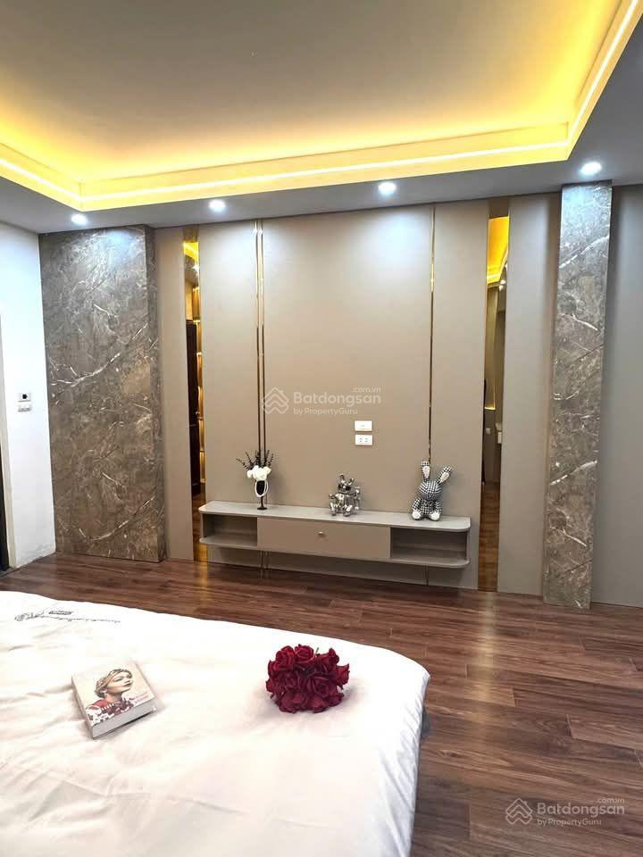 Tôi cần bán nhà phố nguyễn quý đức khuất duy tiến nhà mới ở ngay 7 tầng thang máy kinh doanh đỉnh.