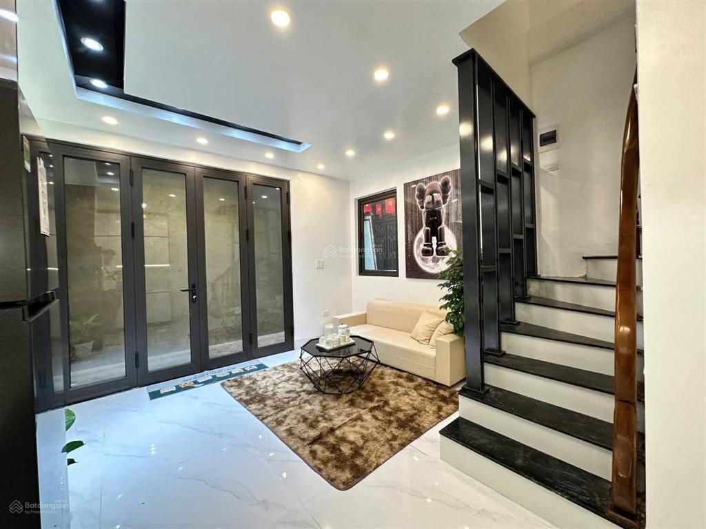 Bán nhà phố nguyễn xiển triều khúc 5t nhà đẹp dân xây ở ngay trung tâm thanh xuân nhỉnh hơn 6 tỷ