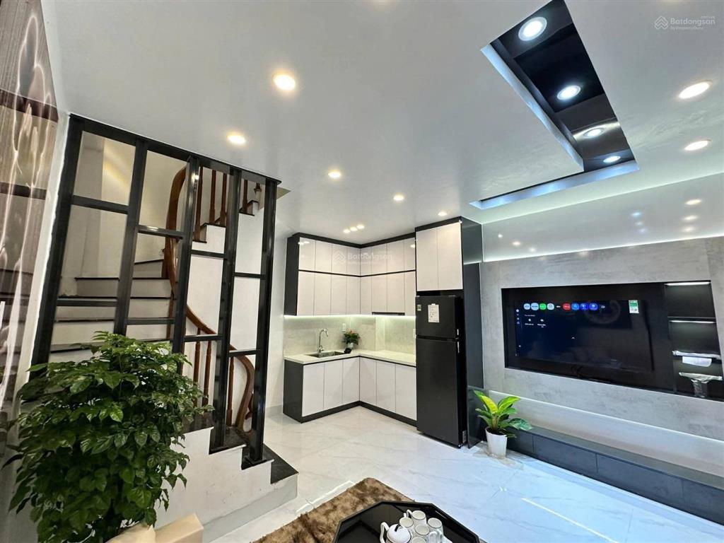 Bán nhà phố nguyễn xiển triều khúc 5t nhà đẹp dân xây ở ngay trung tâm thanh xuân nhỉnh hơn 6 tỷ
