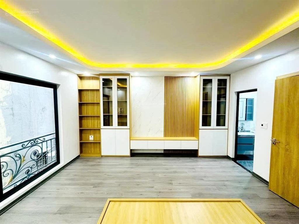 Tôi bán nhà phố nguyễn trãi  cự lộc 5t thang máy nhà đẹp dân xây ở ngay trung tâm thanh xuân