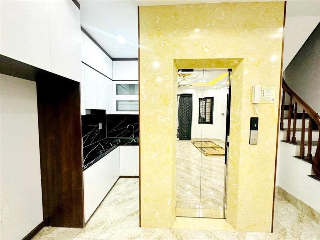 Tôi bán nhà phố nguyễn trãi  cự lộc 5t thang máy nhà đẹp dân xây ở ngay trung tâm thanh xuân