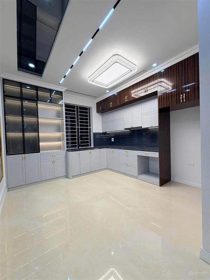 Tôi bán nhà phố tôn đức thắng xã đàn 6t thang máy nhà đẹp dân xây ở ngay ô tô kinh doanh hơn 15 tỷ