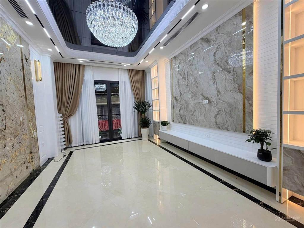 Tôi bán nhà phố tôn đức thắng xã đàn 6t thang máy nhà đẹp dân xây ở ngay ô tô kinh doanh hơn 15 tỷ