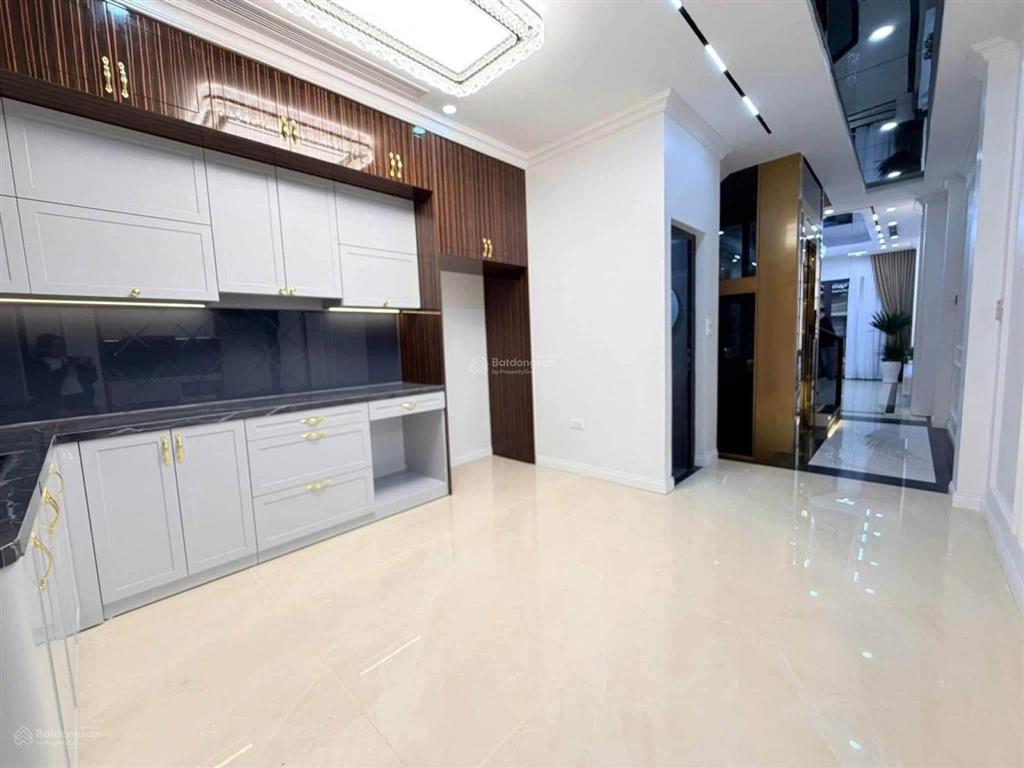 Tôi bán nhà phố tôn đức thắng xã đàn 6t thang máy nhà đẹp dân xây ở ngay ô tô kinh doanh hơn 15 tỷ