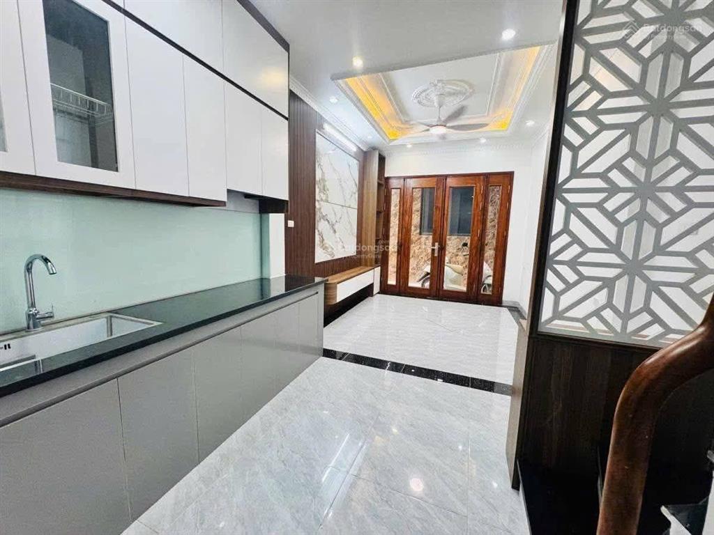 Tôi bán phố chùa bộc phạm ngọc thạch  đống đa 5t nhà đẹp ở ngay kinh doanh gần ô tô hơn 6 tỷ