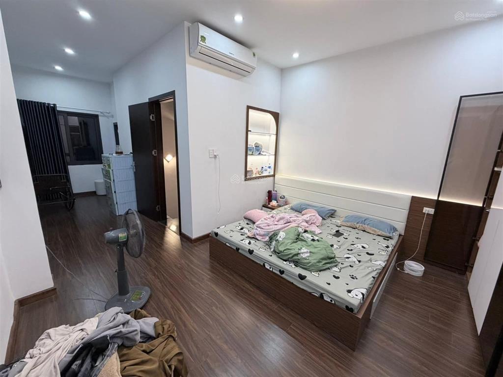 Tôi bán nhà đẹp khương trung  thanh xuân lô góc ô tô đỗ cửa full nội thất sẵn sàng về ở ngay