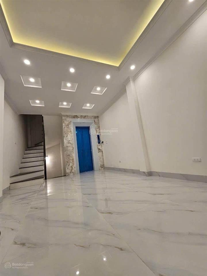 Tôi bán nhà phố hồ văn chương  khâm thiên gần ô tô 6t thang máy nhà đẹp ở ngay nhỉnh hơn 8 tỷ
