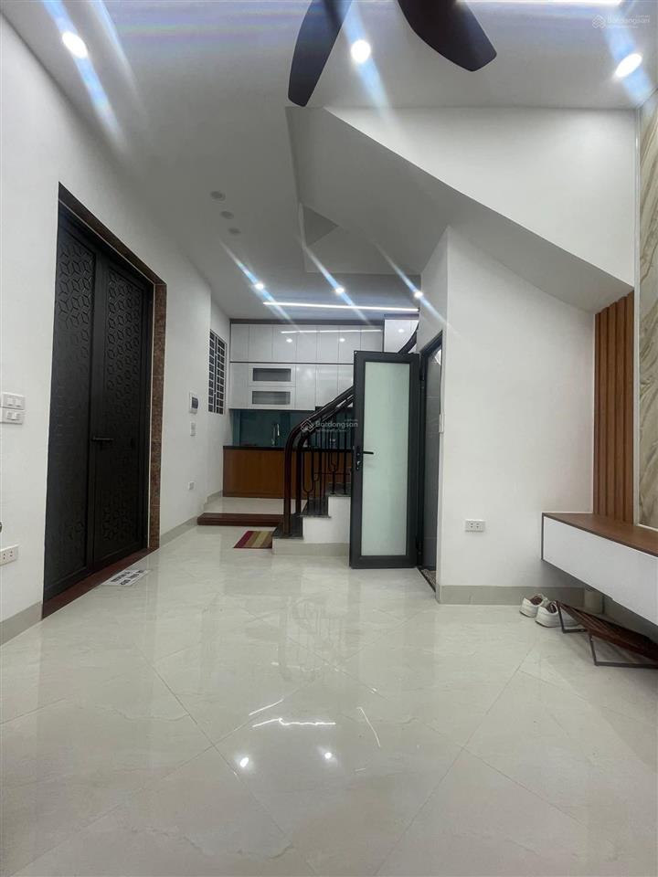 Tôi bán nhà phố hồ văn chương  khâm thiên gần ô tô 6t thang máy nhà đẹp ở ngay nhỉnh hơn 8 tỷ