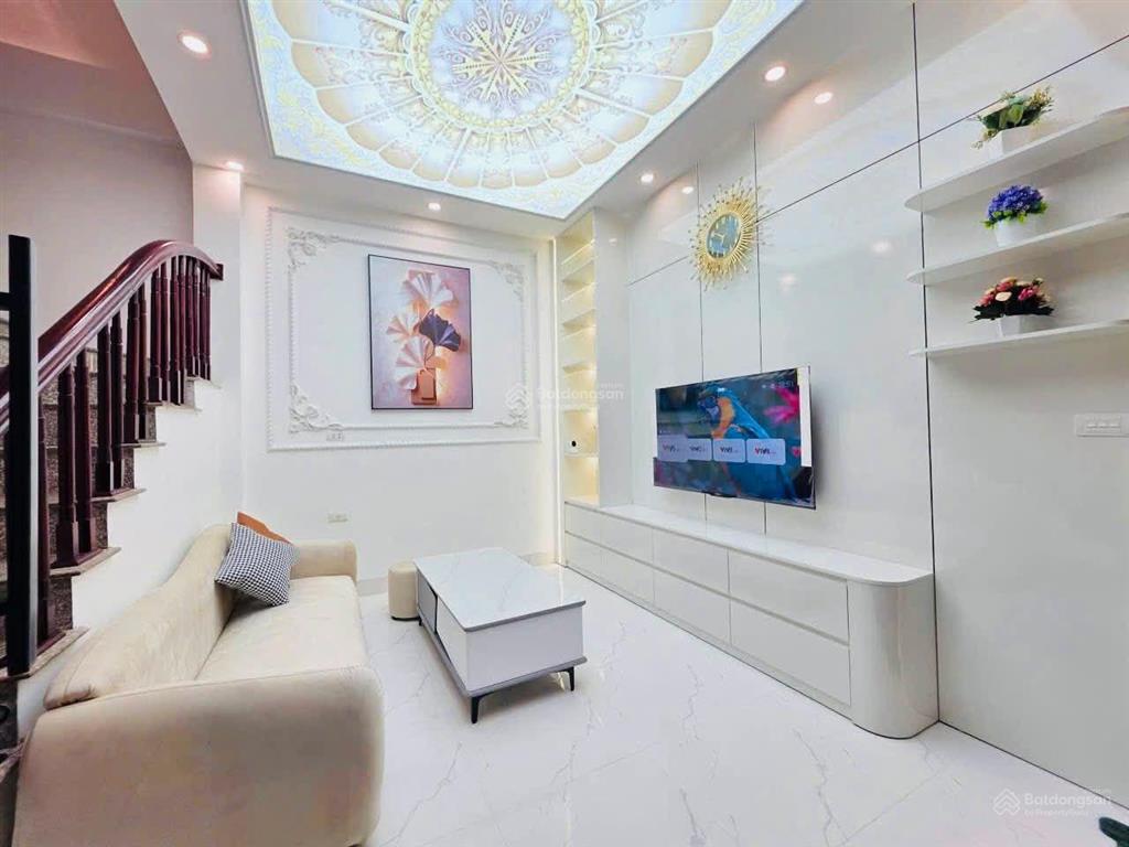 Bán nhà phố tây sơn  thịnh quang, đống đa, 5t nhà đẹp ở ngay, ô tô kinh doanh đỉnh, nhỉnh hơn 7 tỷ