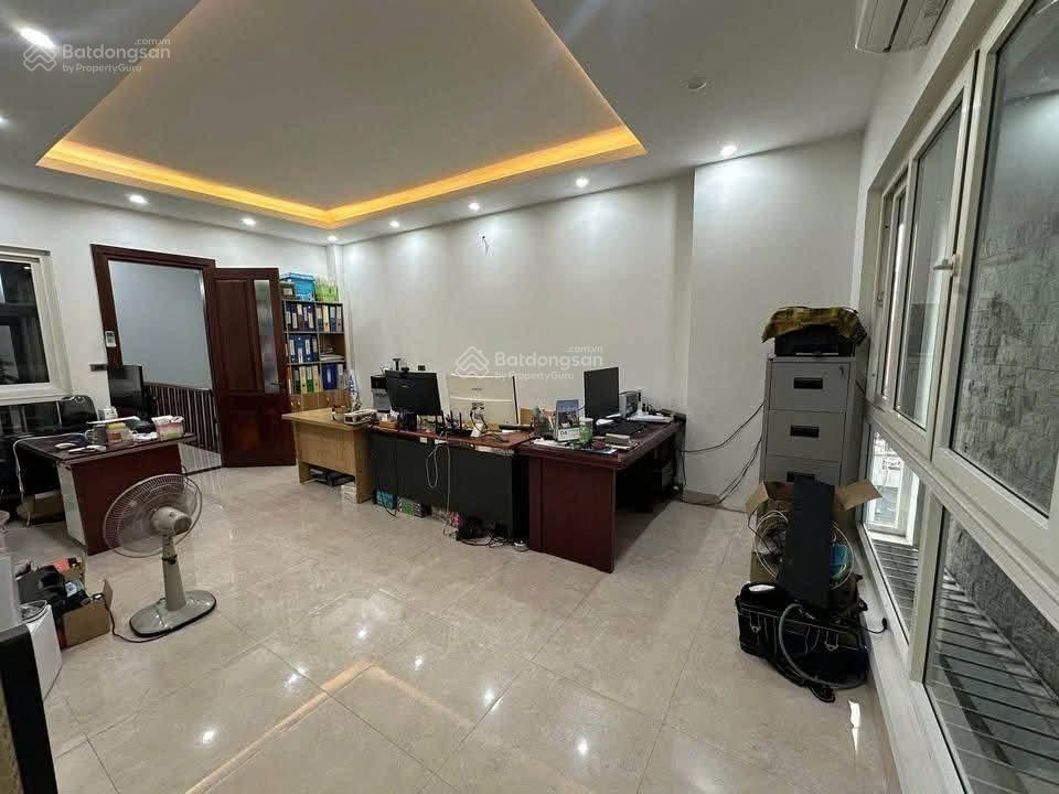 Tôi chính chủ cần bán nhà mặt phố nguyễn viết xuân, kinh doanh tốt, đang cho thuê 25 triệu/tháng