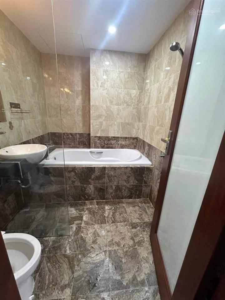Nhà văn quán mặt phố 5 tầng 75m mặt tiền 5m đường oto kinh doanh 18 tỷ 300