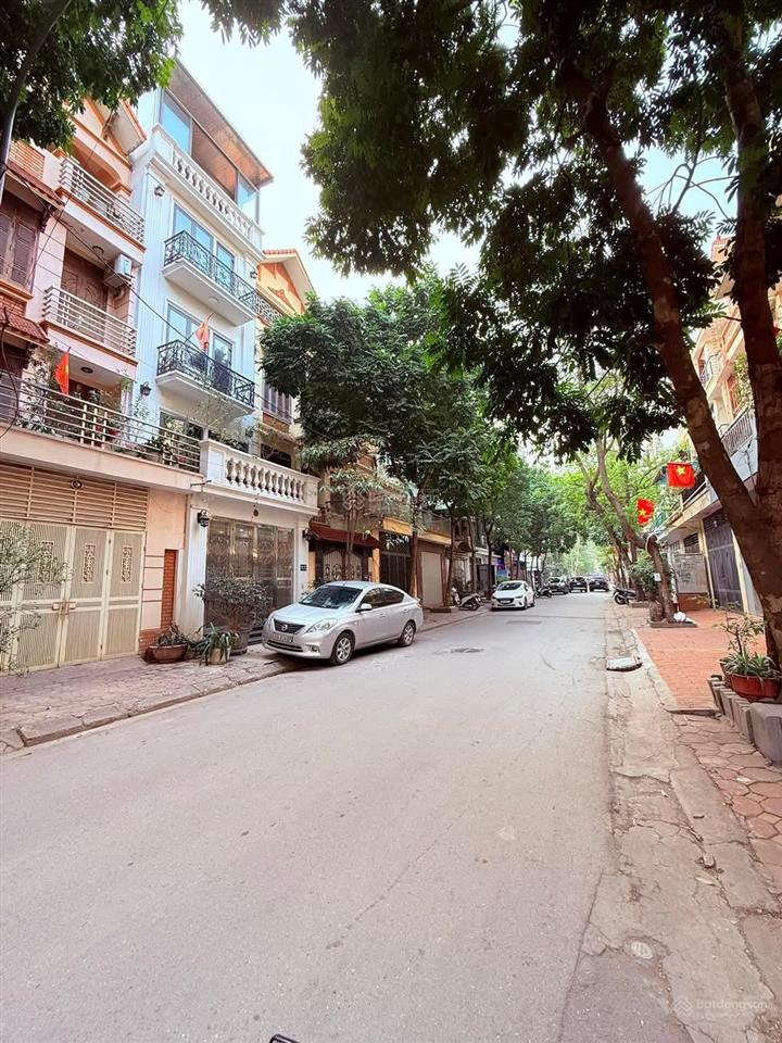Bán nhà văn quán đường ô tô, 4 tầng 65m² mặt tiền 4,5m kinh doanh tốt, giá 15tỷ2