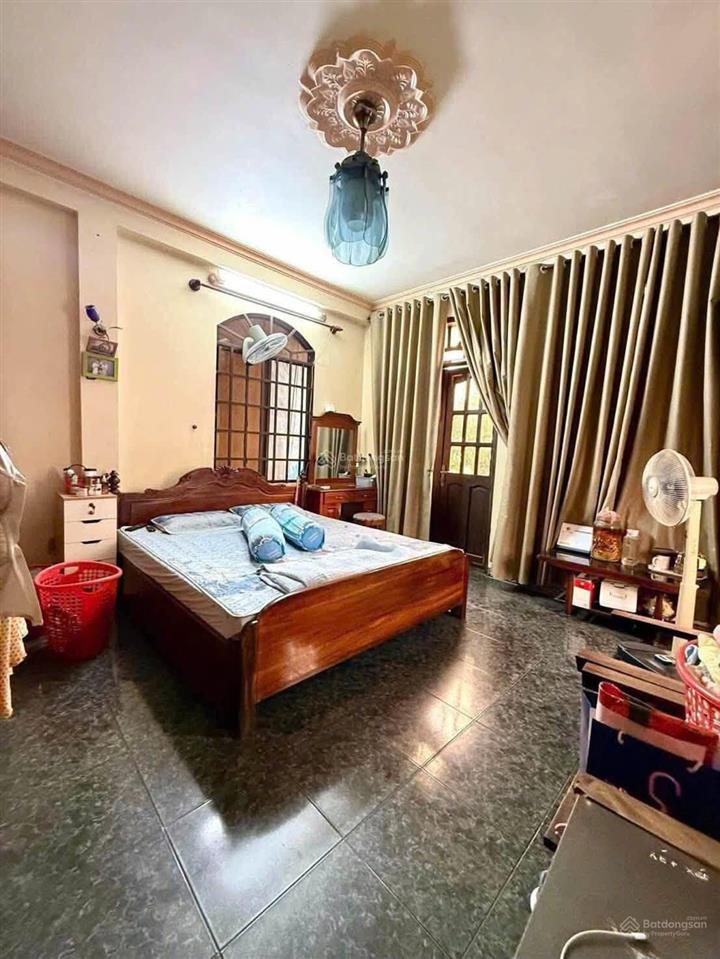 Bán nhà văn quán đường ô tô, 4 tầng 65m² mặt tiền 4,5m kinh doanh tốt, giá 15tỷ2