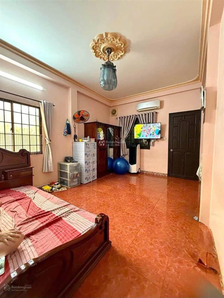 Bán nhà văn quán đường ô tô, 4 tầng 65m² mặt tiền 4,5m kinh doanh tốt, giá 15tỷ2