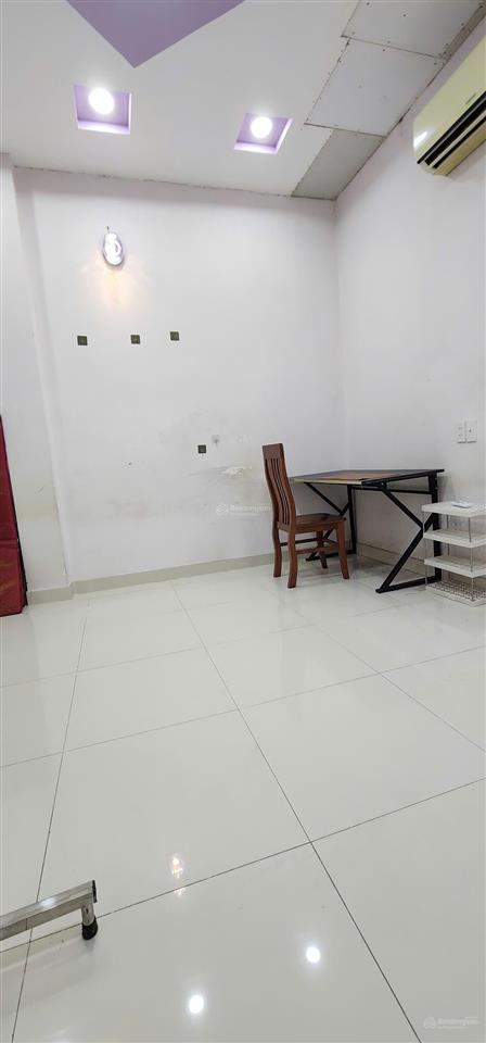 Phòng trọ tân phú 23m2 rộng thoáng wc riêng gần đại học công thương chỉ 3tr/tháng ở ngay