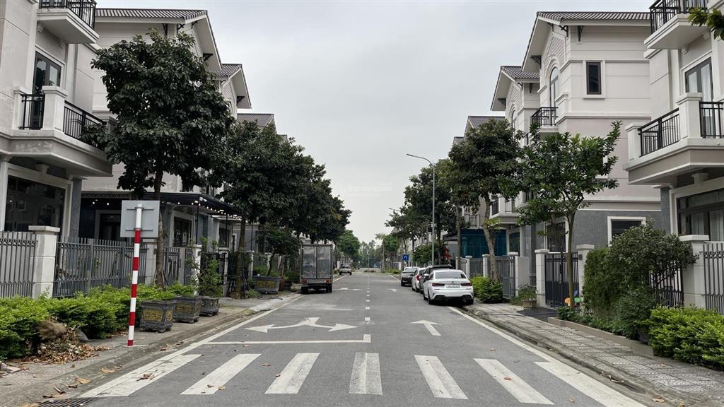 Chính chủ gửi bán căn biệt thự 135m2 , tại vsip từ sơn , bắc ninh , giá tốt 0835 948 ***