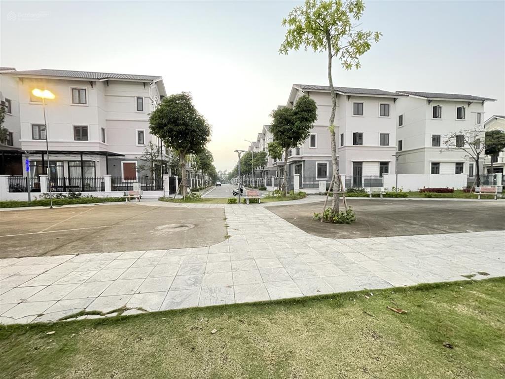 Chính chủ gửi bán căn biệt thự 135m2 , tại vsip từ sơn , bắc ninh , giá tốt 0835 948 ***