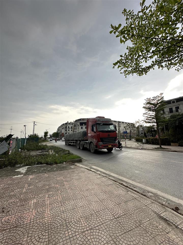 Chính chủ bán 64m2 lô góc đấu giá sơn đồng center mt 16m đường 12m