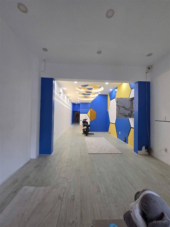 Cho thuê mbkd mặt tiền hùng vương, p2, q10, dtsd 100m2, wc riêng giá 18tr/tháng
