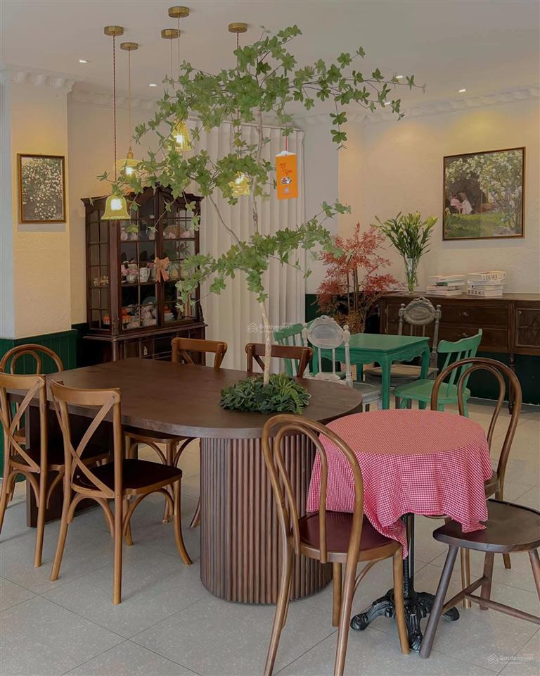 Share mbkd trong toà nhà lê văn sỹ, p1, tân bình, gồm 1 trệt, 1 lửng, 2 lầu, dtsd 300m2 giá 40tr/th