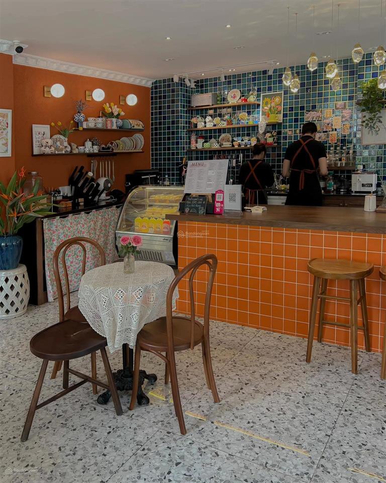 Share mbkd trong toà nhà lê văn sỹ, p1, tân bình, gồm 1 trệt, 1 lửng, 2 lầu, dtsd 300m2 giá 40tr/th