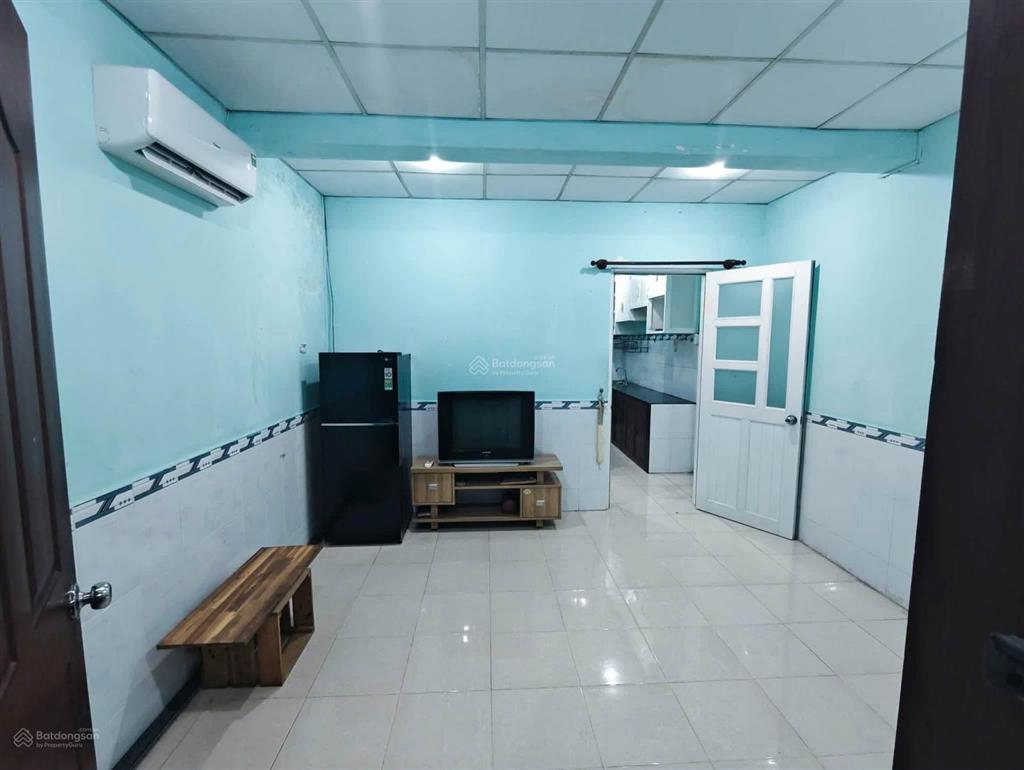 Cho thuê căn hộ chung cư phú nhuận, tầng 4 thang bộ, 45m², 1pn 1wc ntcb giá 6tr/tháng.