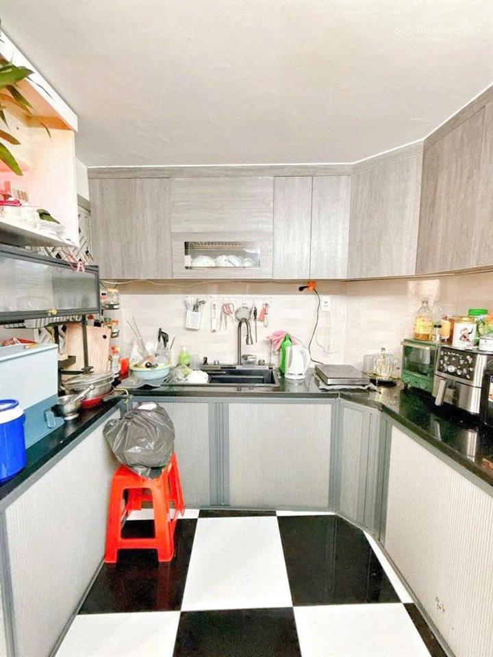 Cần bán nhanh nhà 3 tầng hẻm xe hơi  gần mt txs ngang 4.8m q7 vị trí trung tâm ở lâu dài ổn định