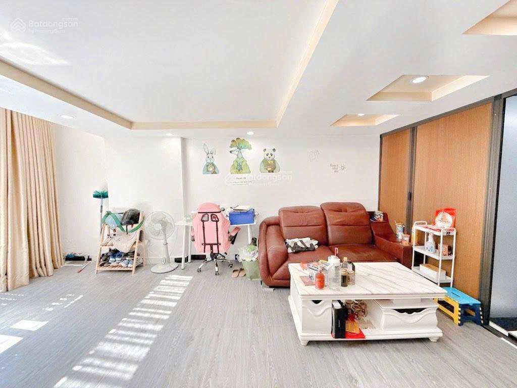 Cần bán nhanh nhà 3 tầng hẻm xe hơi  gần mt txs ngang 4.8m q7 vị trí trung tâm ở lâu dài ổn định
