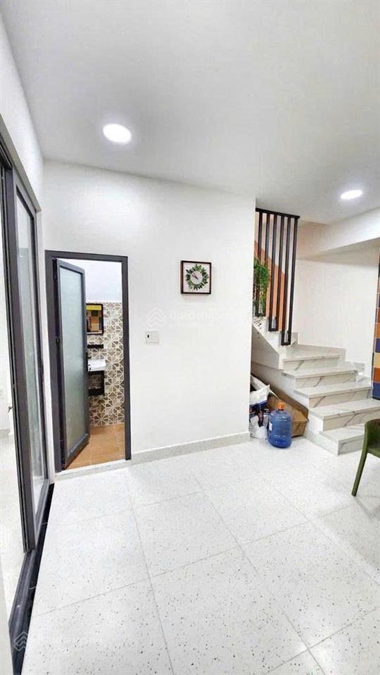 Bán nhà lô góc  61m²  nở hậu  vừa ở vừa kd  q7