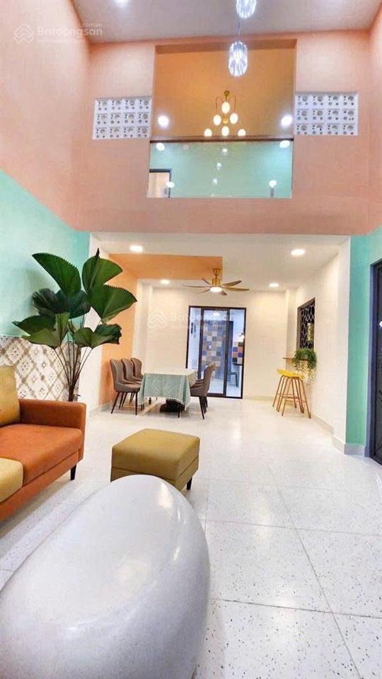 Bán nhà lô góc  61m²  nở hậu  vừa ở vừa kd  q7