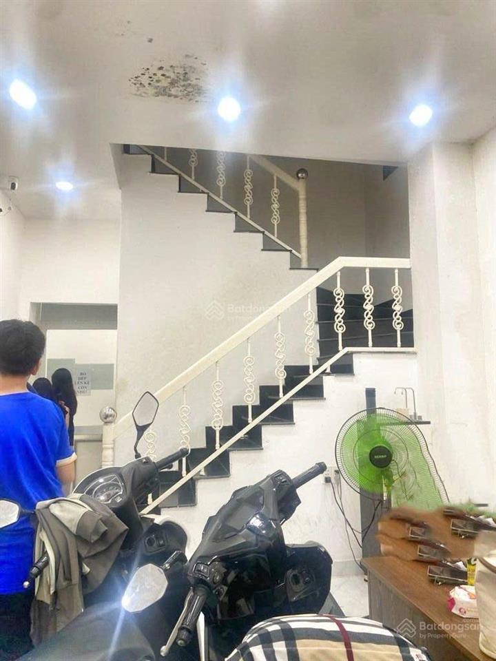Cần bán nhanh nhà 2 tầng hxh thông 60m² q7 giá chỉ 7 tỷ 6.