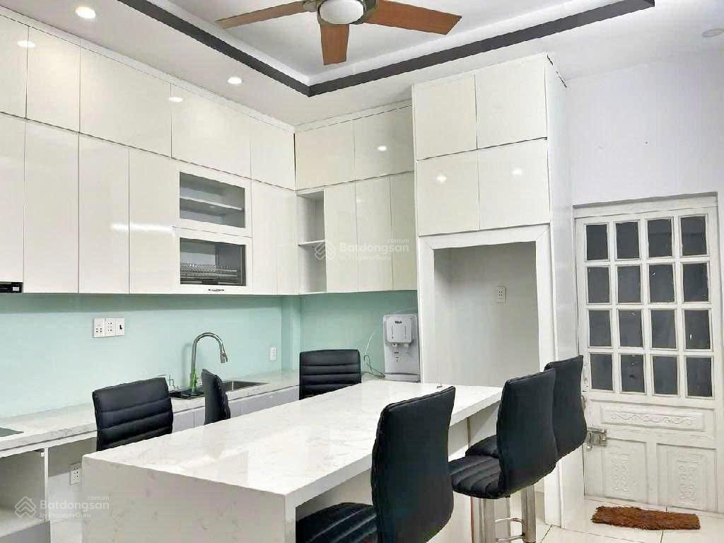 Cần bán nhà 4 tầng ô tô đỗ cửa 60m² q7 giá chỉ 8 tỷ 35