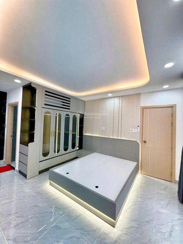 Bán nhà 4 tầng mt hẻm 6m ô tô ngủ trong nhà q7 42m² giá chỉ 9x tỷ
