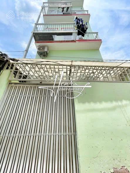 Bán nhà 6 phòng có dòng tiền hẻm 5m q7 52m²