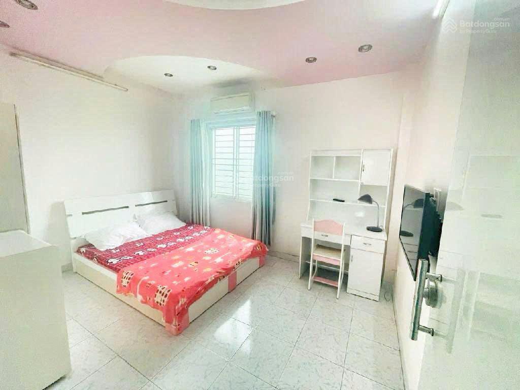 Cần bán nhà mới 3 tầng hẻm 4m 60m² q7.