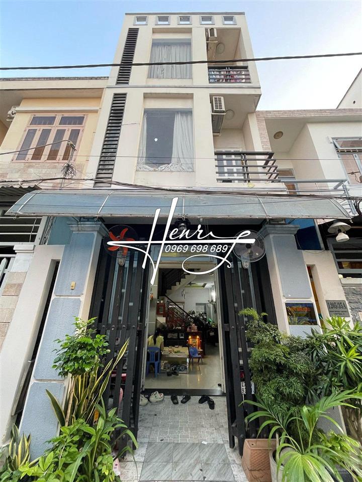 Cần bán nhà mới 3 tầng hẻm 4m 60m² q7.