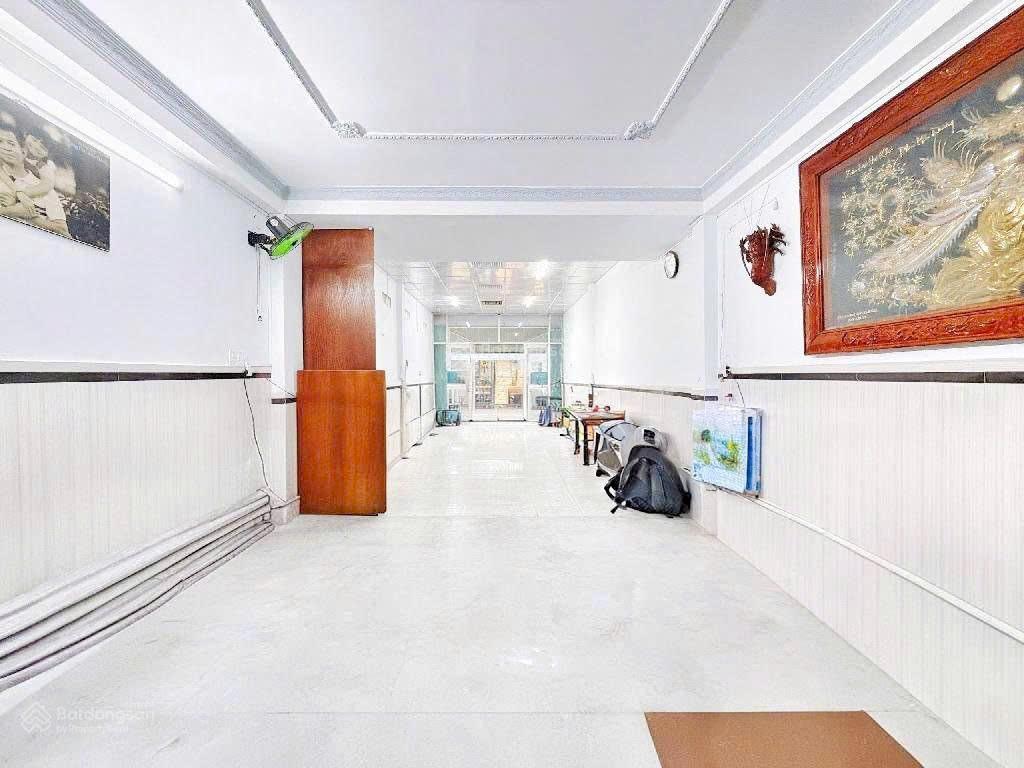 Bán nhà 4 tầng  84m²  hxh thông  q7 diện tích lớn 84m² ở cực thoải mái