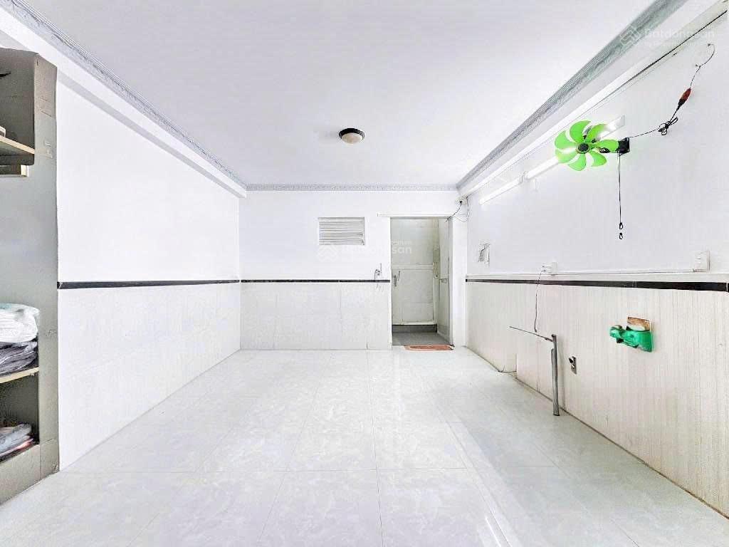 Bán nhà 4 tầng  84m²  hxh thông  q7 diện tích lớn 84m² ở cực thoải mái
