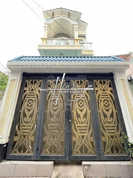 Nhà 4 tầng  hxh  sát phú mỹ hưng  dưới 8 tỷ